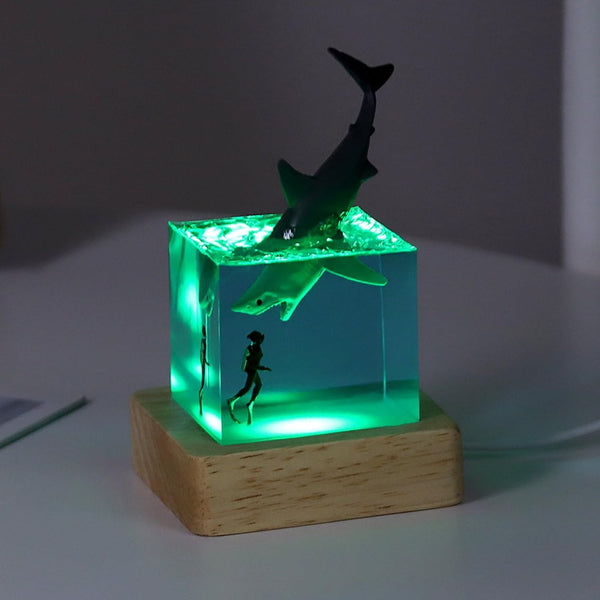 Small Epoxy Resin Lamp, Deep Sea Diver and Shark Resin Lamp, 7 Color Transformations, for Room Decoration, Unique Style Gift for Ocean Lovers (Size : A)