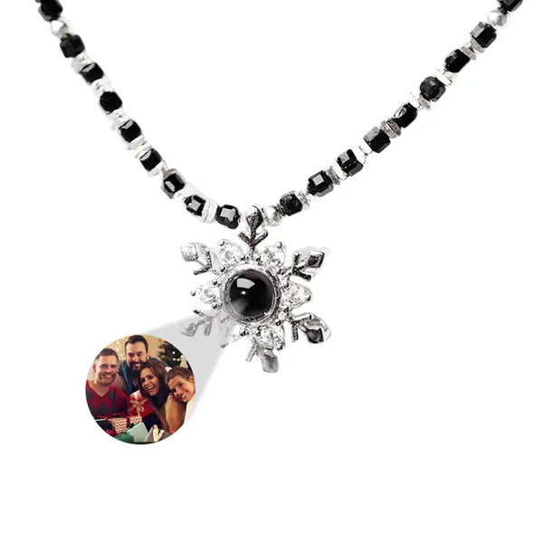 Collana con proiezione di perline in argento 925 con tormalina nera e zolletta di zucchero. Regalo di Natale per lei